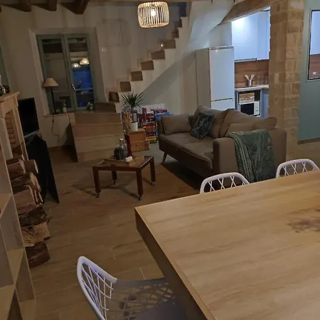 Cozy House With Fireplace * Saint-Martin-en-Biere